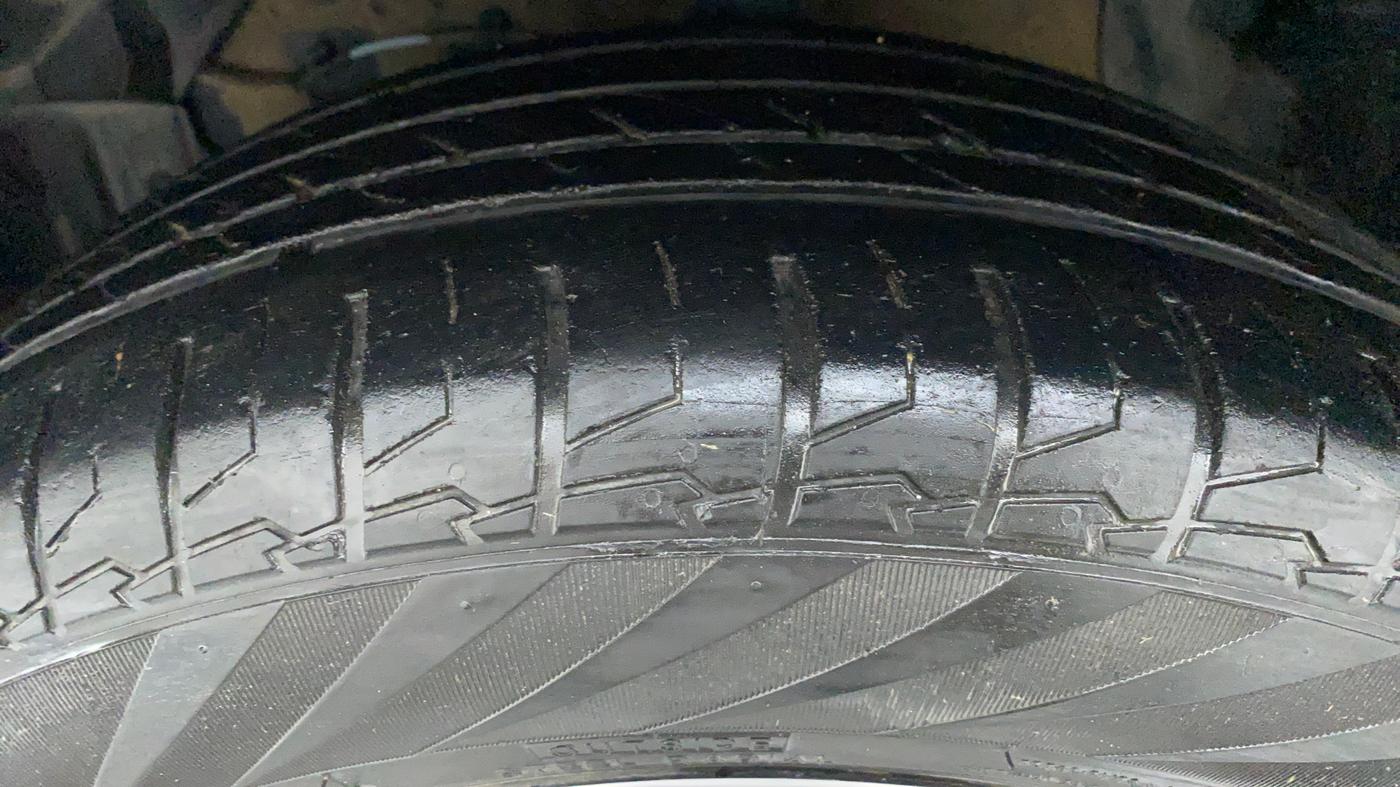 2020 Maruti S Cross ALPHA 1.5 SMART HYBRID, Petrol, Manual, 40,195 km, Left Front Tyre Tread