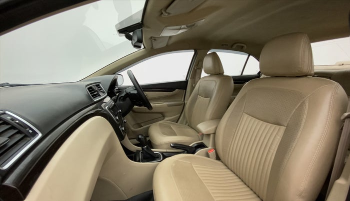 2016 Maruti Ciaz ZXI AT, Petrol, Automatic, 79,664 km, Right Side Front Door Cabin
