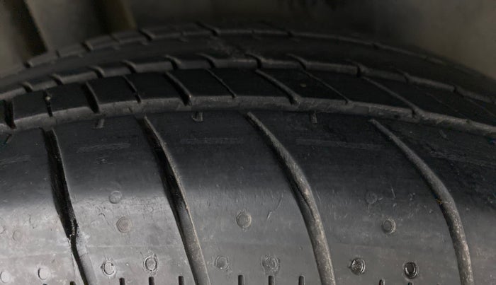 2016 Maruti Ciaz ZXI AT, Petrol, Automatic, 79,664 km, Right Rear Tyre Tread