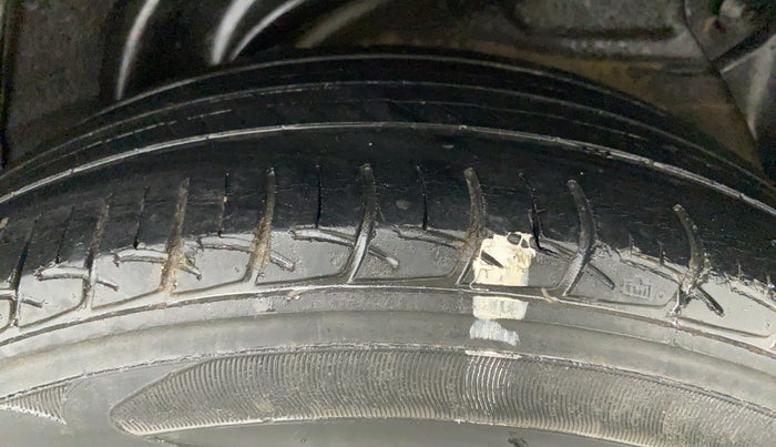 2016 Hyundai Verna FLUIDIC 4S 1.4 VTVT, Petrol, Manual, 65,099 km, Left Rear Tyre Tread