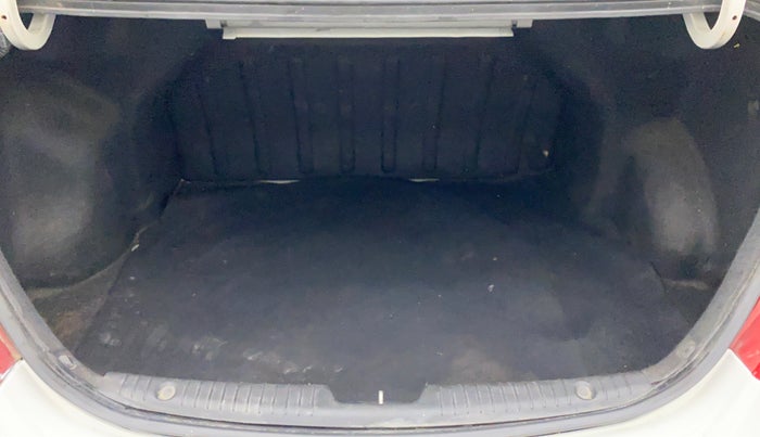 2016 Hyundai Verna FLUIDIC 4S 1.4 VTVT, Petrol, Manual, 65,099 km, Boot Inside