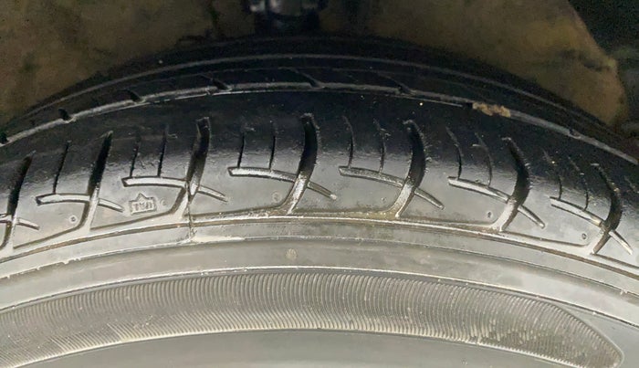 2016 Hyundai Verna FLUIDIC 4S 1.4 VTVT, Petrol, Manual, 65,099 km, Right Front Tyre Tread