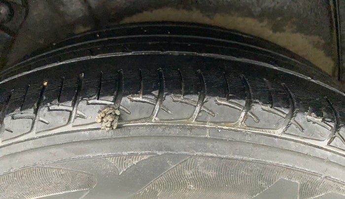 2016 Hyundai Verna FLUIDIC 4S 1.4 VTVT, Petrol, Manual, 65,099 km, Right Rear Tyre Tread