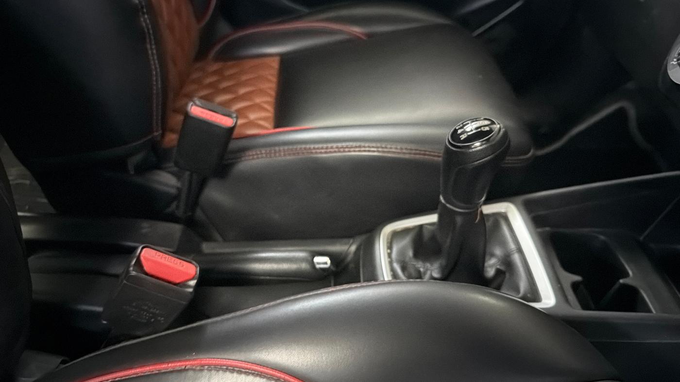 2021 Maruti Swift VXI, Petrol, Manual, 57,433 km, Gear Lever