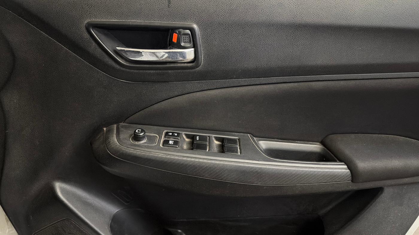 2021 Maruti Swift VXI, Petrol, Manual, 57,433 km, Driver Side Door Panels Control