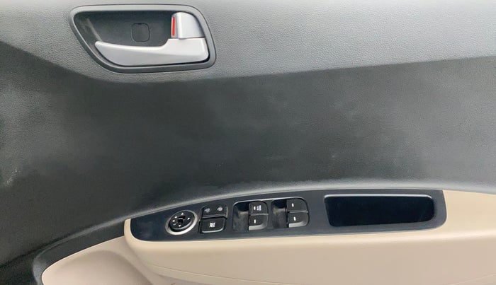 2017 Hyundai Grand i10 SPORTZ 1.2 KAPPA VTVT, Petrol, Manual, 50,031 km, Driver Side Door Panels Control