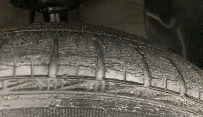 2017 Hyundai Grand i10 SPORTZ 1.2 KAPPA VTVT, Petrol, Manual, 50,031 km, Right Front Tyre Tread