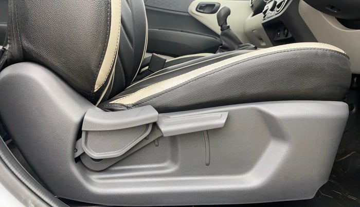 2021 Hyundai AURA S 1.2 CNG, CNG, Manual, 6,916 km, Driver Side Adjustment Panel
