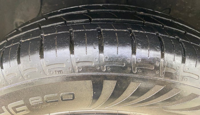 2021 Hyundai AURA S 1.2 CNG, CNG, Manual, 6,916 km, Left Front Tyre Tread