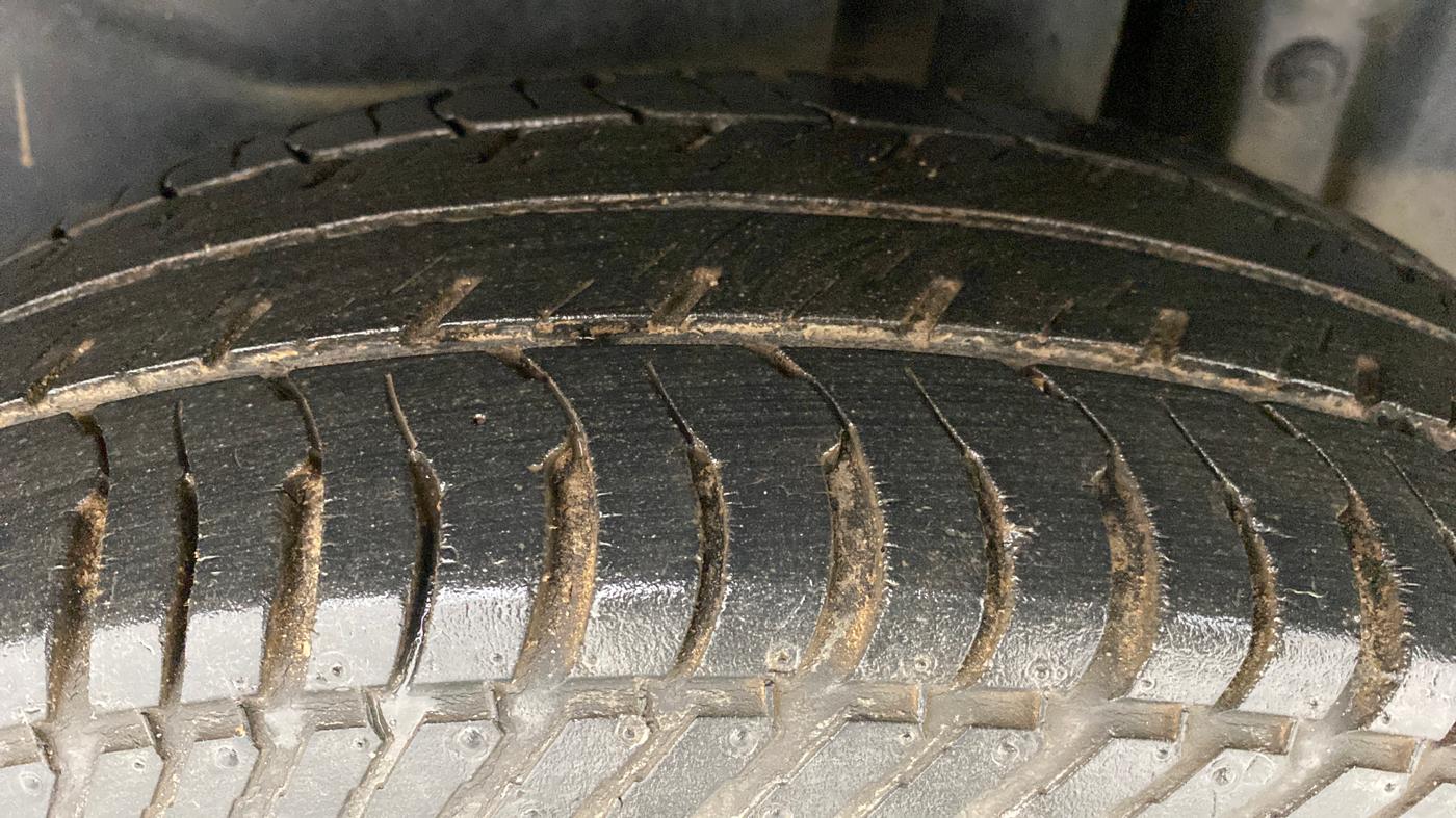 2014 Maruti Swift Dzire VXI, Petrol, Manual, 56,455 km, Left Rear Tyre Tread