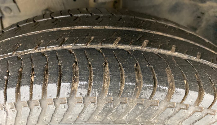 2014 Maruti Swift Dzire VXI, Petrol, Manual, 56,455 km, Left Front Tyre Tread