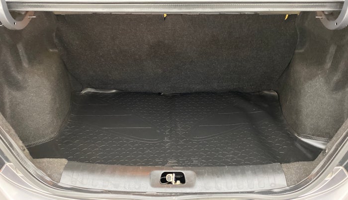 2014 Maruti Swift Dzire VXI, Petrol, Manual, 56,455 km, Boot Inside