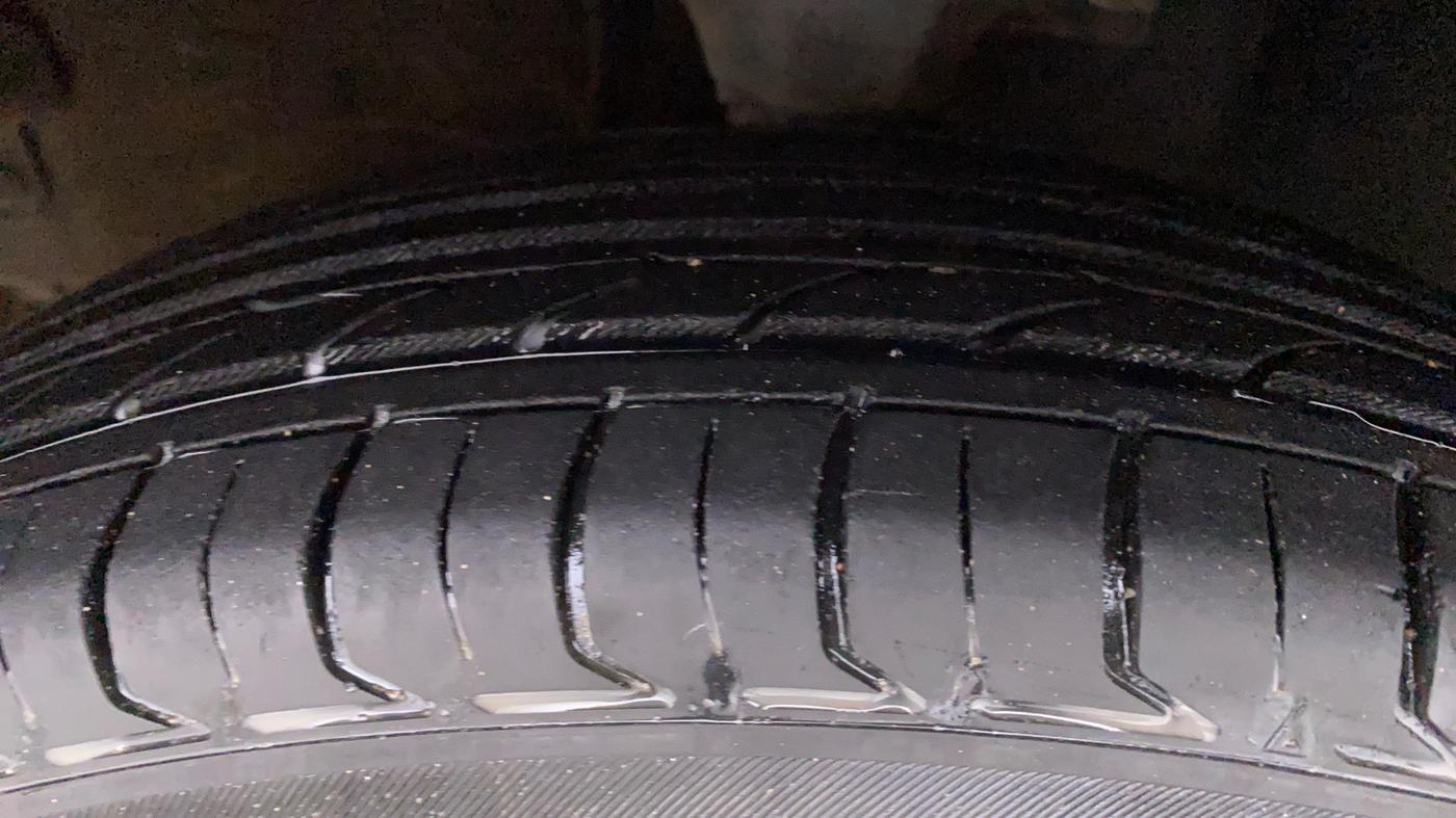2012 Hyundai i10 MAGNA 1.1 IRDE2, Petrol, Manual, 59,854 km, Left Front Tyre Tread
