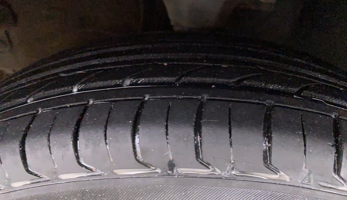 2012 Hyundai i10 MAGNA 1.1 IRDE2, Petrol, Manual, 59,854 km, Left Front Tyre Tread