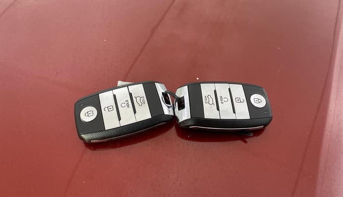 2020 KIA SONET HTX 1.0 IMT, Petrol, Manual, 30,259 km, Key Close Up