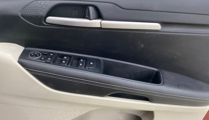 2020 KIA SONET HTX 1.0 IMT, Petrol, Manual, 30,259 km, Driver Side Door Panels Control