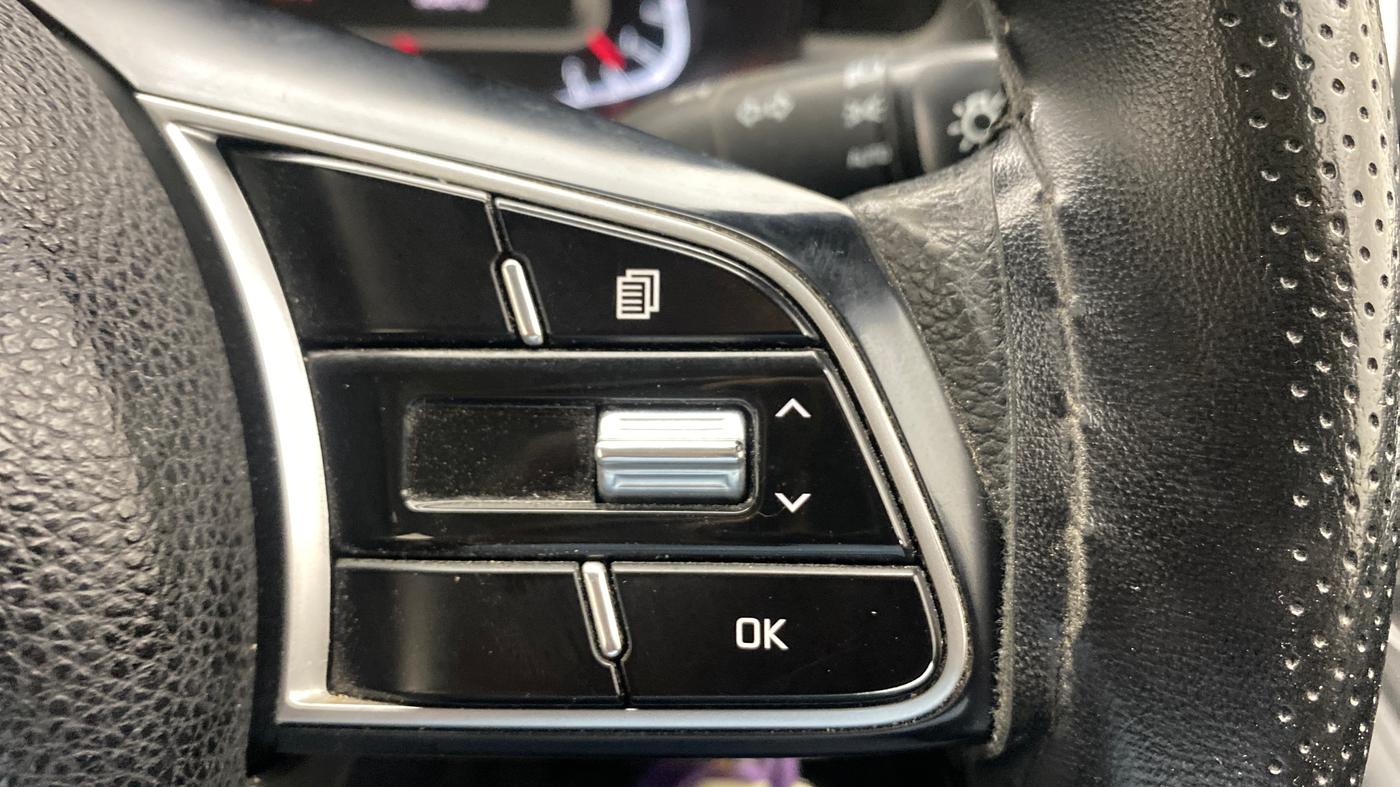2025 KIA SONET HTK (O) 1.2 Petrol MT, Petrol, Manual, 30,406 km, Adaptive Cruise Control
