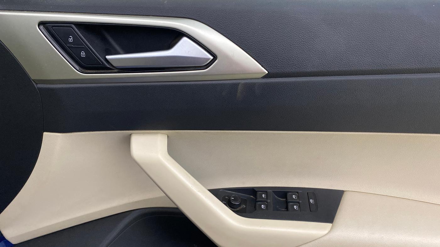2022 Volkswagen VIRTUS TOPLINE TSI 1.0 MT, Petrol, Manual, 84,819 km, Driver Side Door Panels Control