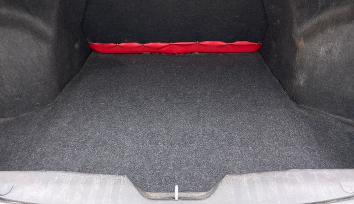 2015 Maruti Ciaz VXI, Petrol, Manual, 1,02,597 km, Boot Inside