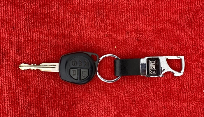 2015 Maruti Ciaz VXI, Petrol, Manual, 1,02,597 km, Key Close Up