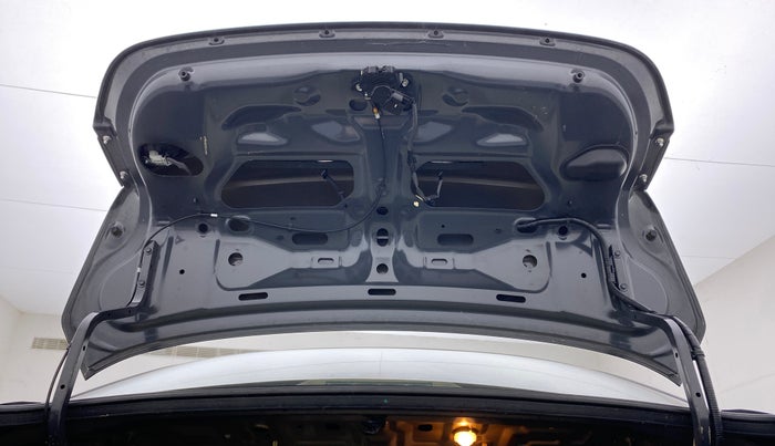 2015 Maruti Ciaz VXI, Petrol, Manual, 1,02,597 km, Boot Door Open