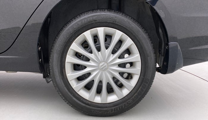 2015 Maruti Ciaz VXI, Petrol, Manual, 1,02,597 km, Right Rear Wheel