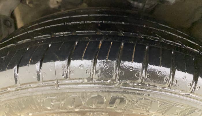 2013 Hyundai Verna FLUIDIC 1.6 VTVT SX OPT AT, Petrol, Automatic, 69,066 km, Left Front Tyre Tread