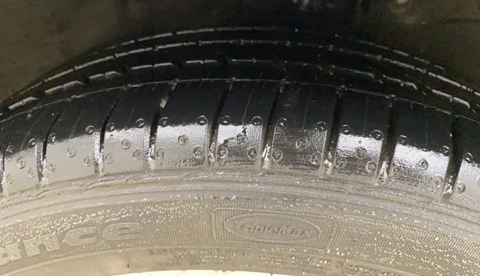 2013 Hyundai Verna FLUIDIC 1.6 VTVT SX OPT AT, Petrol, Automatic, 69,066 km, Right Front Tyre Tread