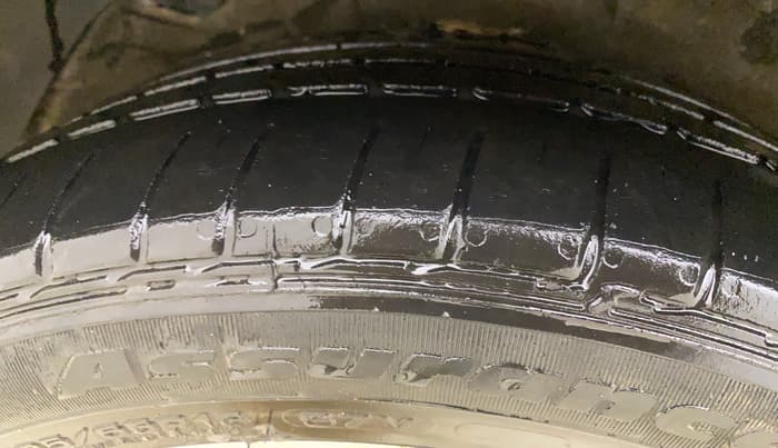 2013 Hyundai Verna FLUIDIC 1.6 VTVT SX OPT AT, Petrol, Automatic, 69,066 km, Right Rear Tyre Tread