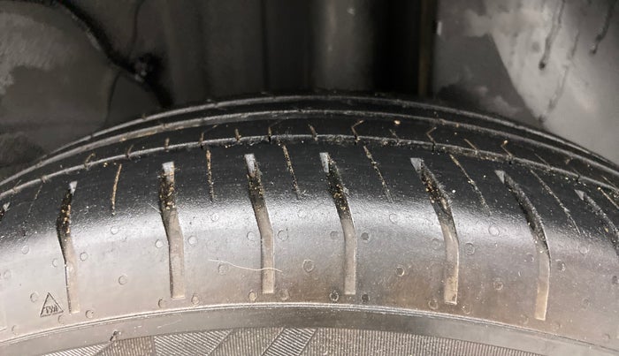 2022 Tata PUNCH ACCOMPLISHED MT, Petrol, Manual, 33,885 km, Left Rear Tyre Tread