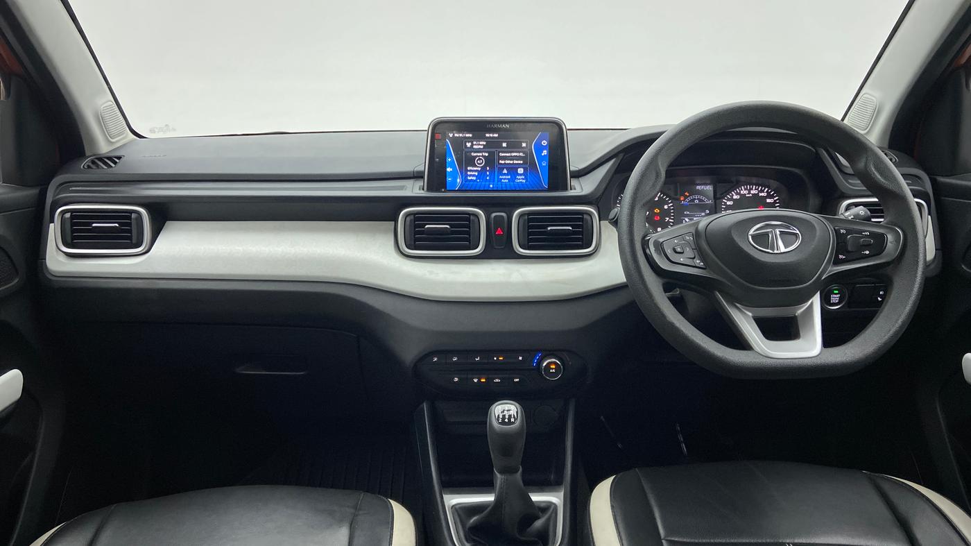 2022 Tata PUNCH ACCOMPLISHED MT, Petrol, Manual, 33,885 km, Dashboard