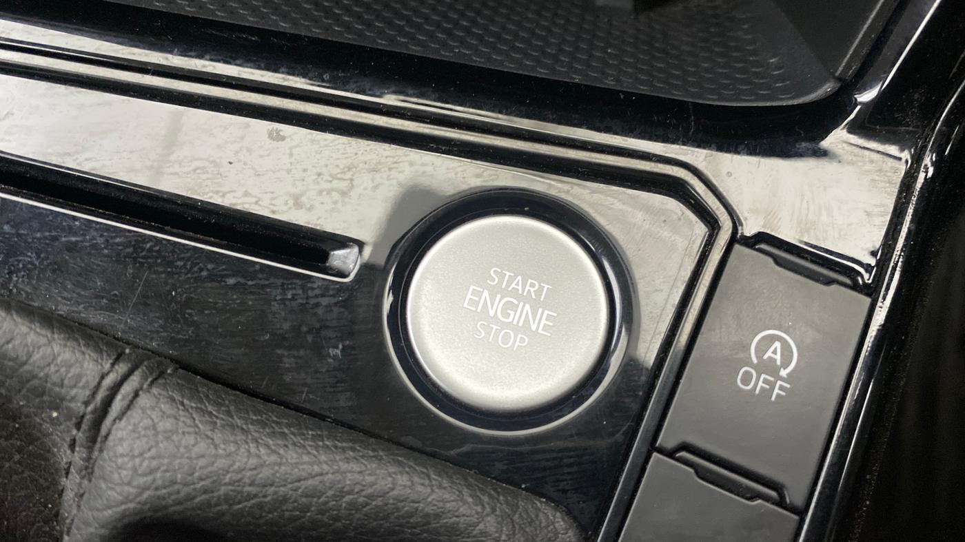 2022 Volkswagen VIRTUS HIGHLINE TSI 1.0 MT, Petrol, Manual, 36,251 km, Keyless Start/ Stop Button