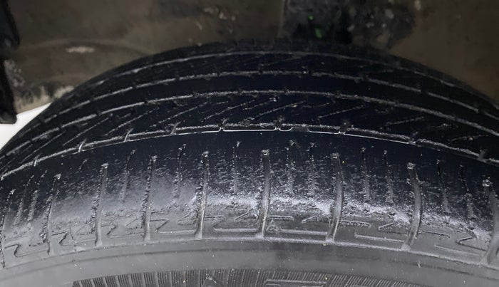 2013 Maruti Wagon R Stingray VXI, Petrol, Manual, 39,299 km, Left Front Tyre Tread