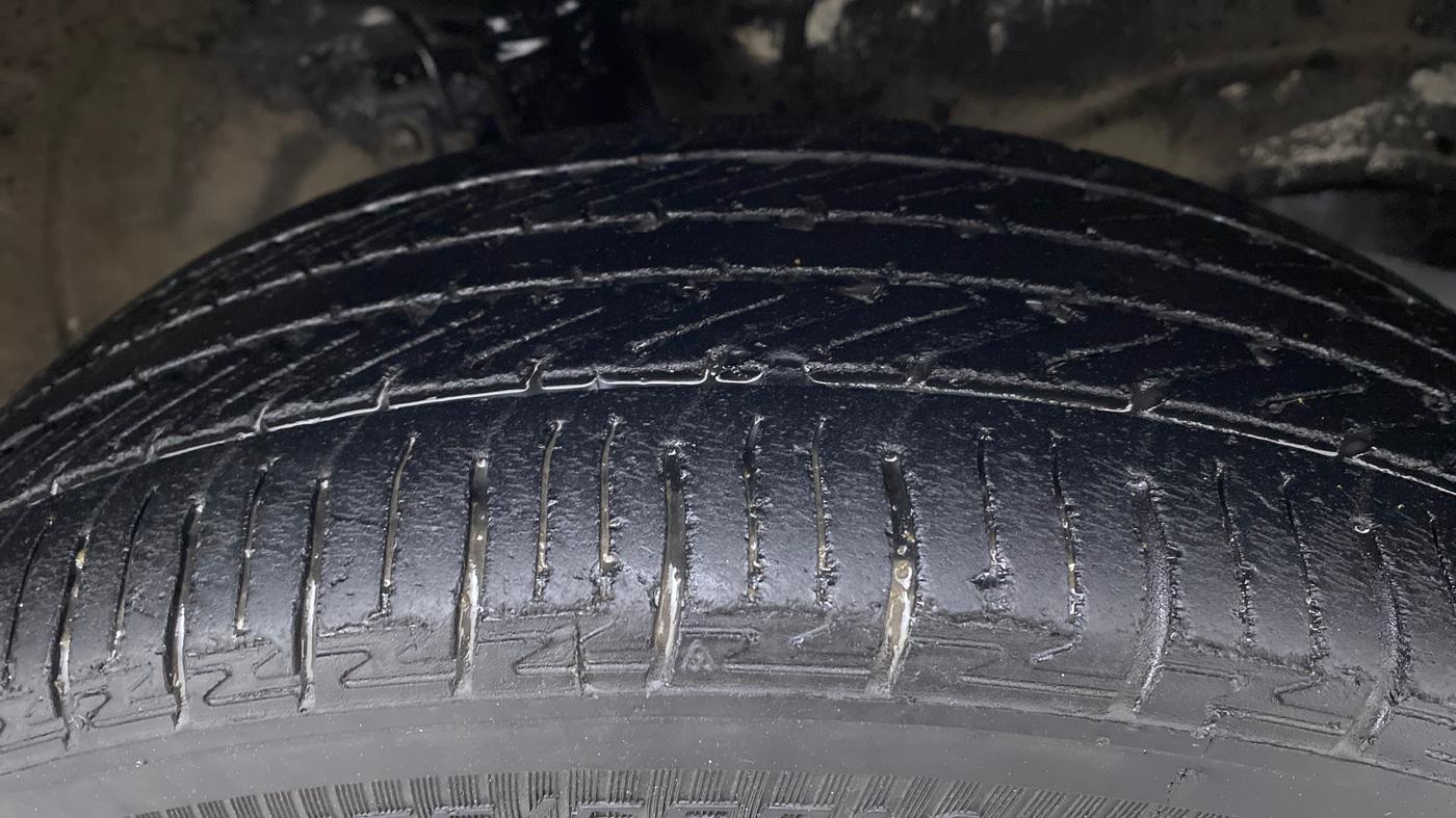 2013 Maruti Wagon R Stingray VXI, Petrol, Manual, 39,299 km, Right Front Tyre Tread