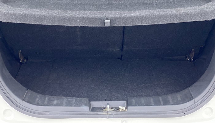 2013 Maruti Wagon R Stingray VXI, Petrol, Manual, 39,299 km, Boot Inside