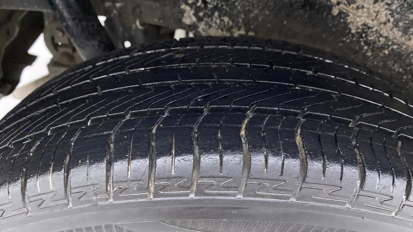 2013 Maruti Wagon R Stingray VXI, Petrol, Manual, 39,299 km, Right Rear Tyre Tread