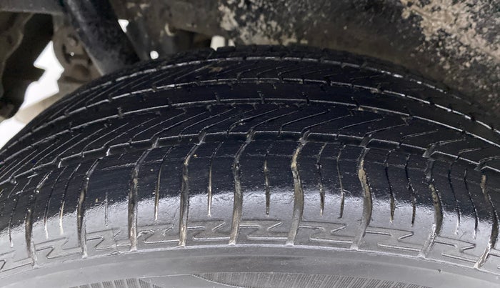 2013 Maruti Wagon R Stingray VXI, Petrol, Manual, 39,299 km, Right Rear Tyre Tread