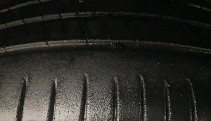 2014 Maruti Celerio VXI, Petrol, Manual, 81,939 km, Right Front Tyre Tread