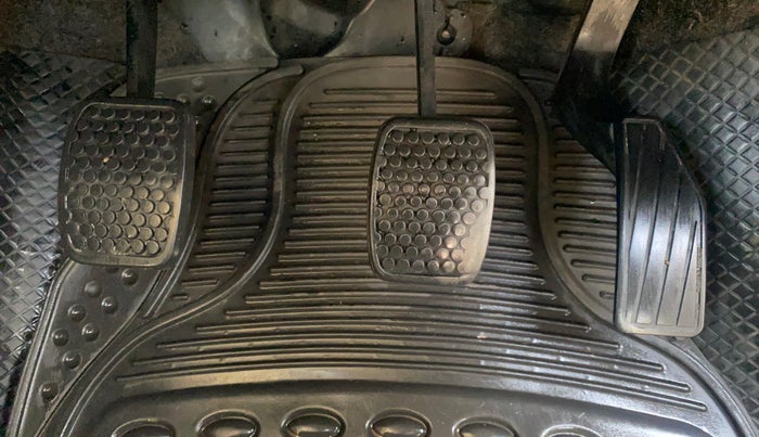 2014 Maruti Celerio VXI, Petrol, Manual, 81,939 km, Pedals