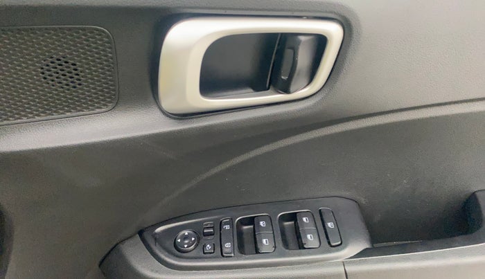 2021 Hyundai VENUE SX PLUS 1.0 TURBO DCT, Petrol, Automatic, 47,760 km, Driver Side Door Panels Control