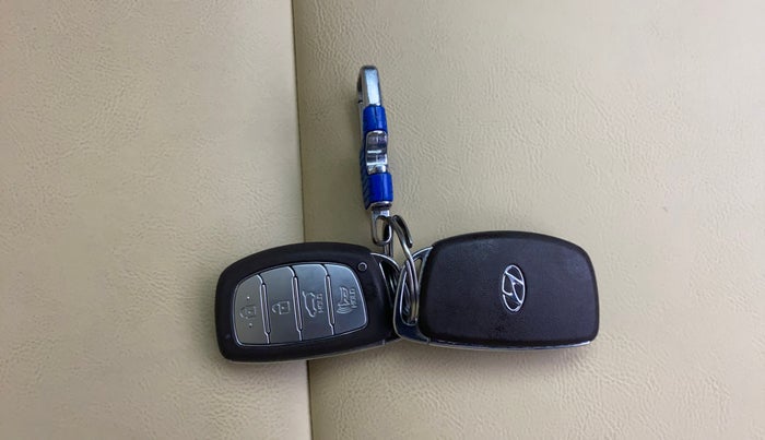 2021 Hyundai VENUE SX PLUS 1.0 TURBO DCT, Petrol, Automatic, 47,760 km, Key Close Up