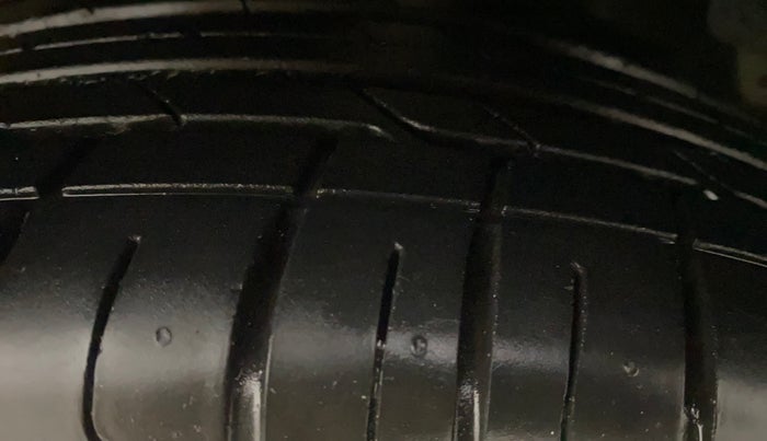 2021 Hyundai VENUE SX PLUS 1.0 TURBO DCT, Petrol, Automatic, 47,760 km, Right Front Tyre Tread