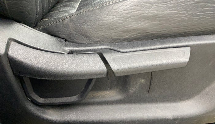 2021 Hyundai NEW I20 ASTA (O) 1.2 MT, Petrol, Manual, 26,302 km, Driver Side Adjustment Panel