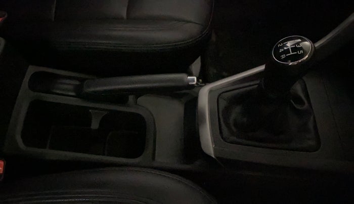 2023 Maruti BREZZA ZXI SMART HYBRID , Petrol, Manual, 39,187 km, Gear Lever