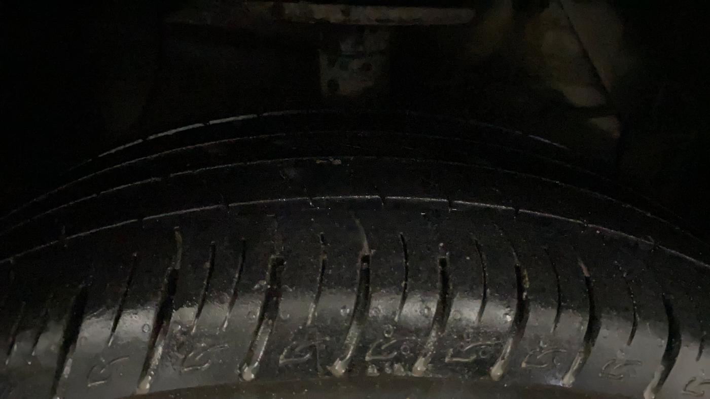 2023 Maruti BREZZA ZXI SMART HYBRID , Petrol, Manual, 39,187 km, Right Front Tyre Tread
