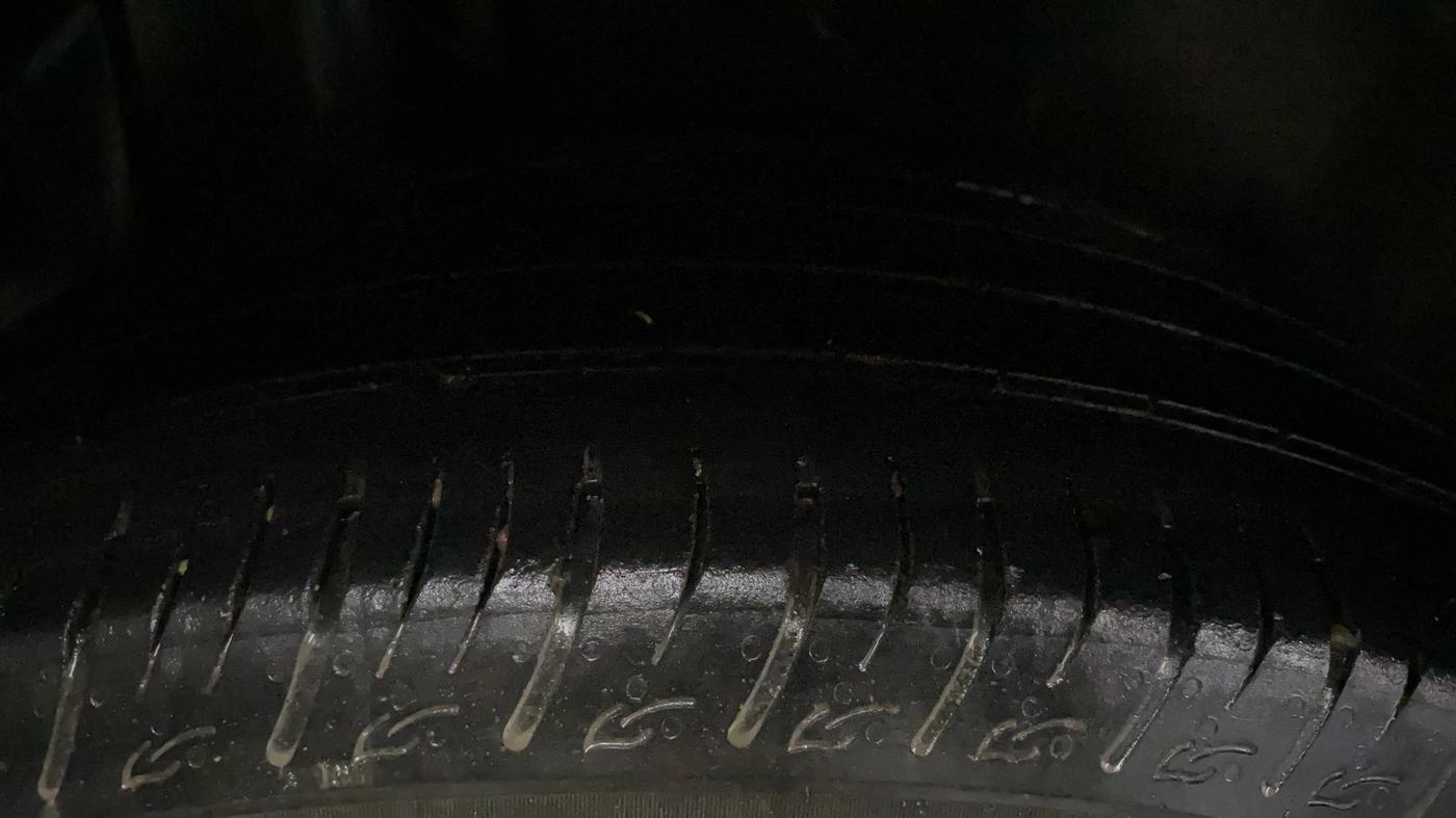 2023 Maruti BREZZA ZXI SMART HYBRID , Petrol, Manual, 39,187 km, Right Rear Tyre Tread