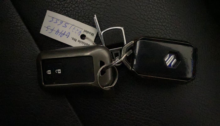 2023 Maruti BREZZA ZXI SMART HYBRID , Petrol, Manual, 39,187 km, Key Close Up
