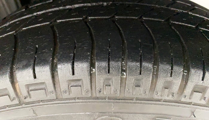 2017 Maruti Alto 800 LXI, Petrol, Manual, 15,729 km, Left Rear Tyre Tread