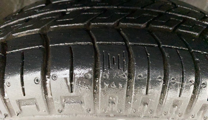 2017 Maruti Alto 800 LXI, Petrol, Manual, 15,729 km, Right Front Tyre Tread