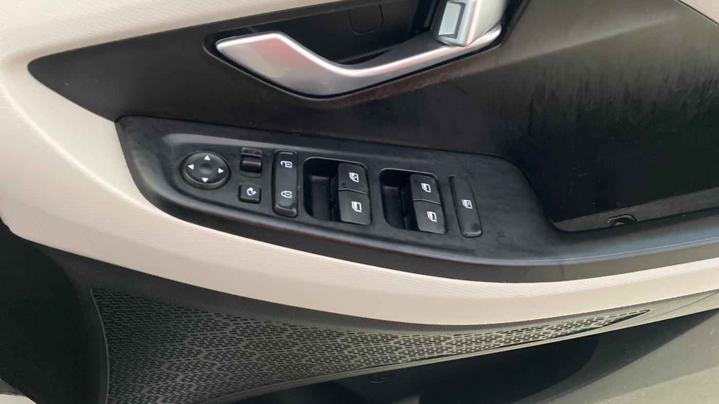 2022 Hyundai Creta SX 1.5 PETROL, Petrol, Manual, 28,589 km, Driver Side Door Panels Control
